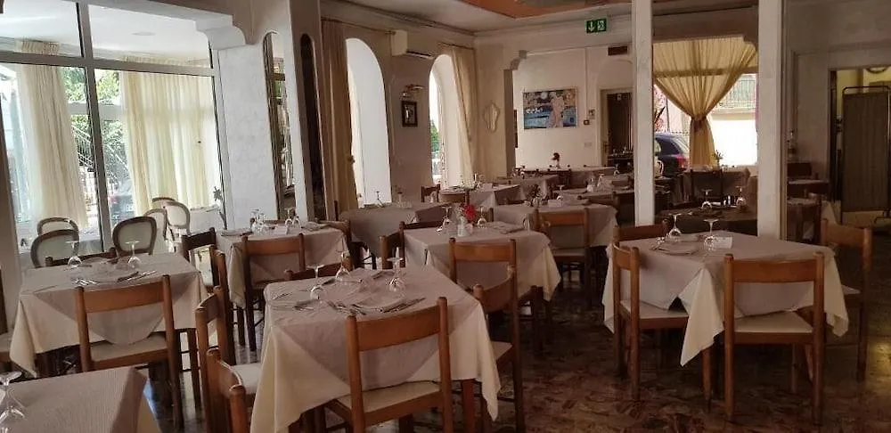 ***  Hotel Britannia Rimini Marina Centro Italy